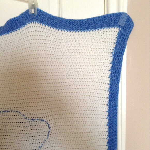 Handmade Knitted Baby Toddlers Teddy Bear Blanket Throw Blue White Soft Warm - Picture 6 of 6